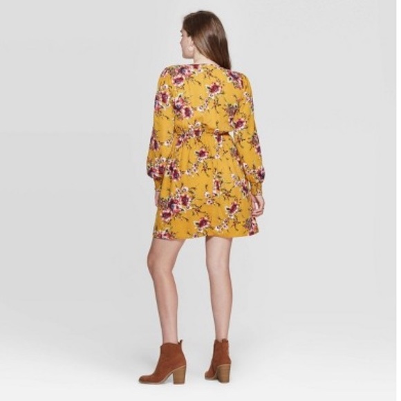 Floral Print V-Neck Smocked Waist Dress Medium - Picture 2 of 12